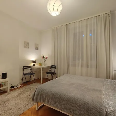 Central Studio Apartments アパート *